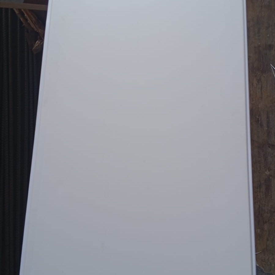 Tablilla plástica 25cm x 7mm x 5.95m